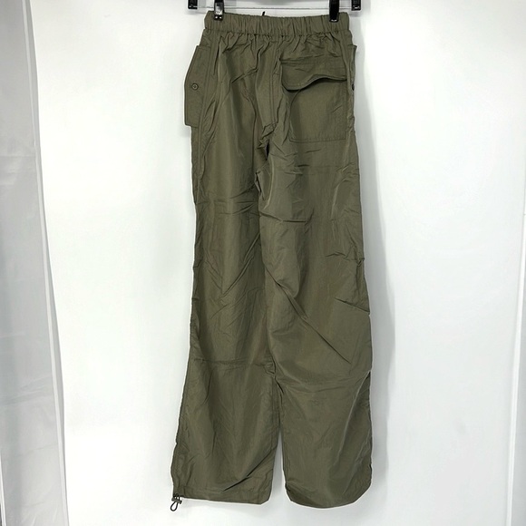 Luxe to kill NWT women’s parachute pants 2 - Picture 5 of 9